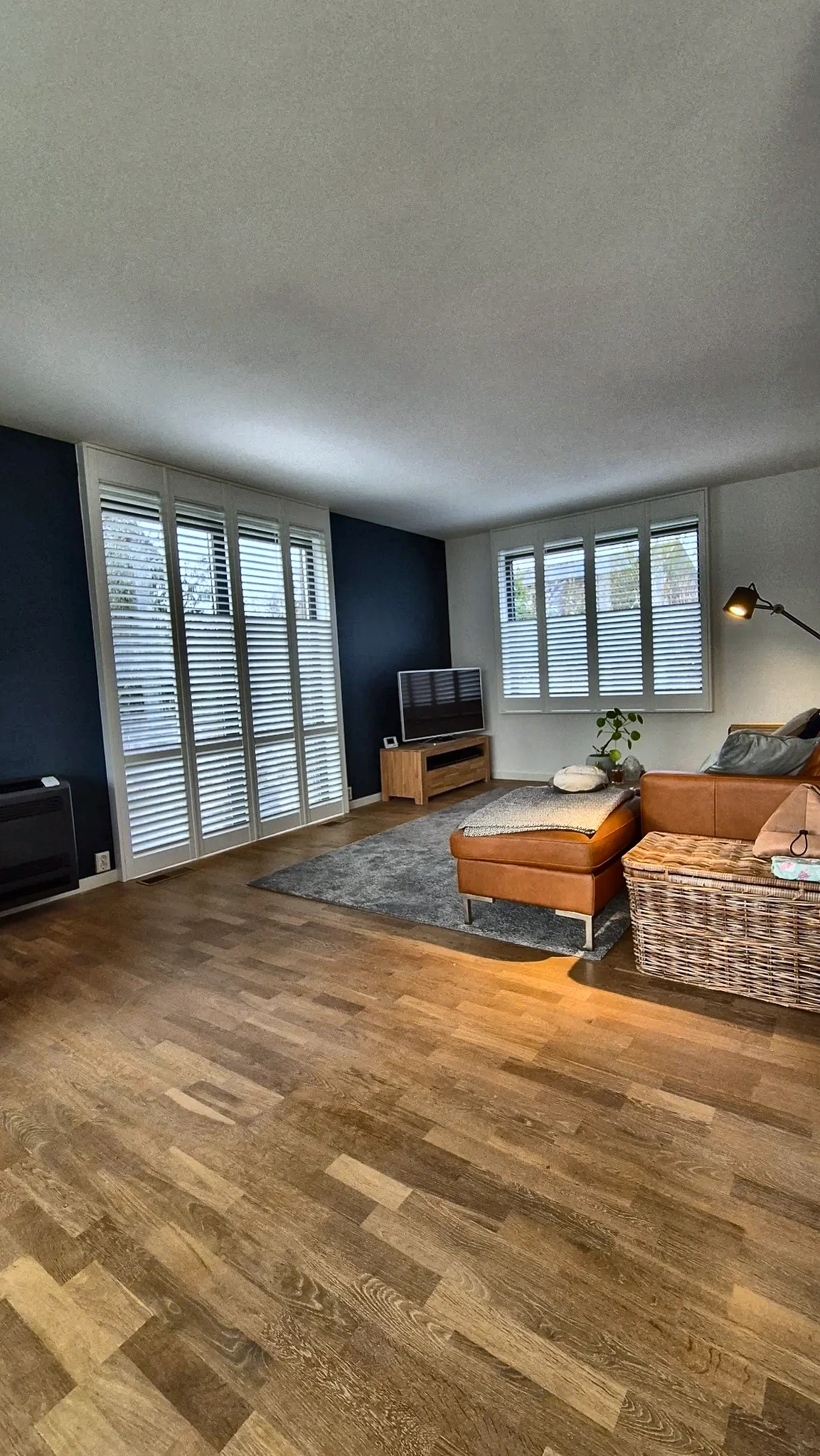 Witte houten shutters in Den Haag