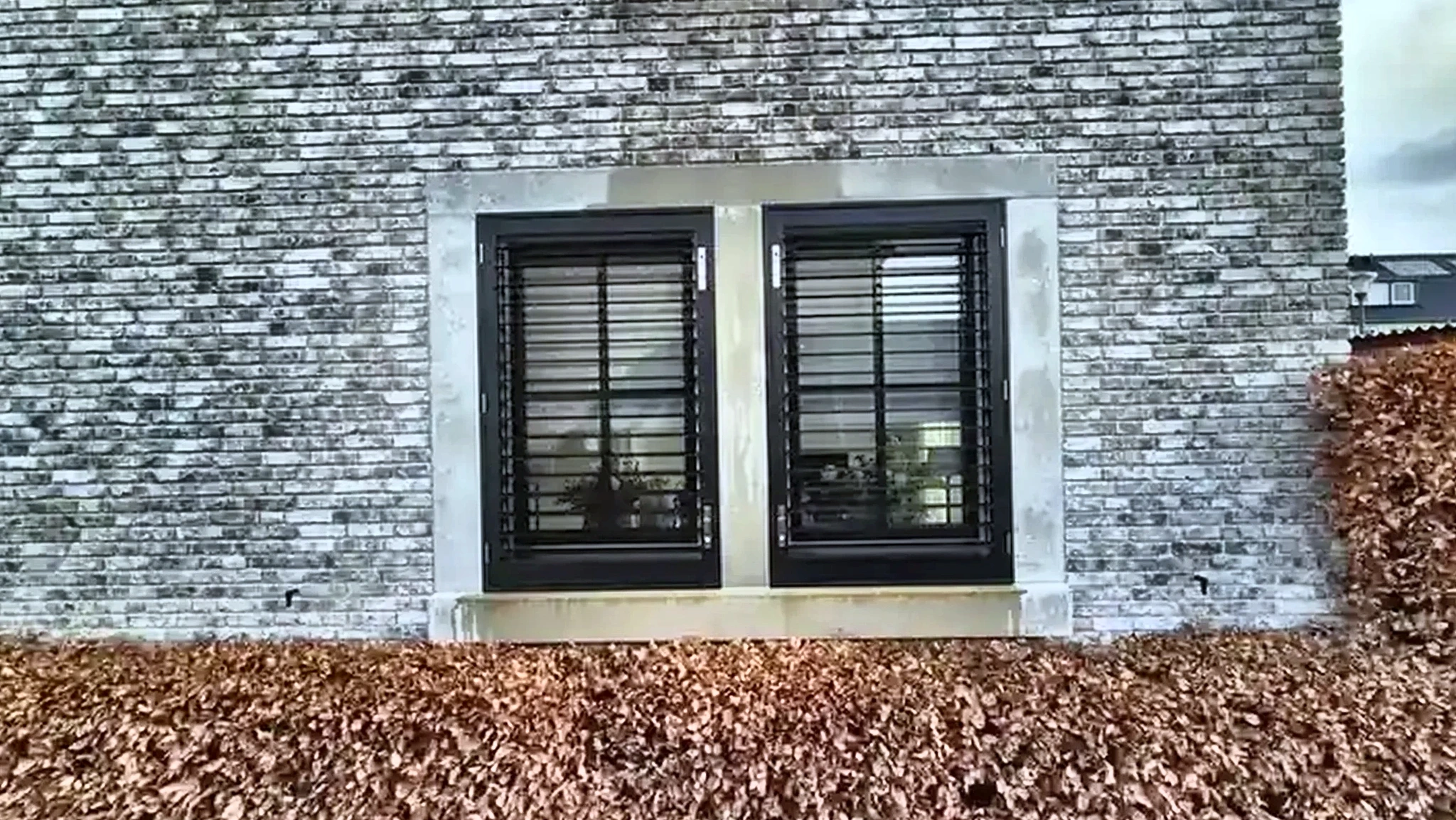 Technisch detail van verstelbare shutterlamellen