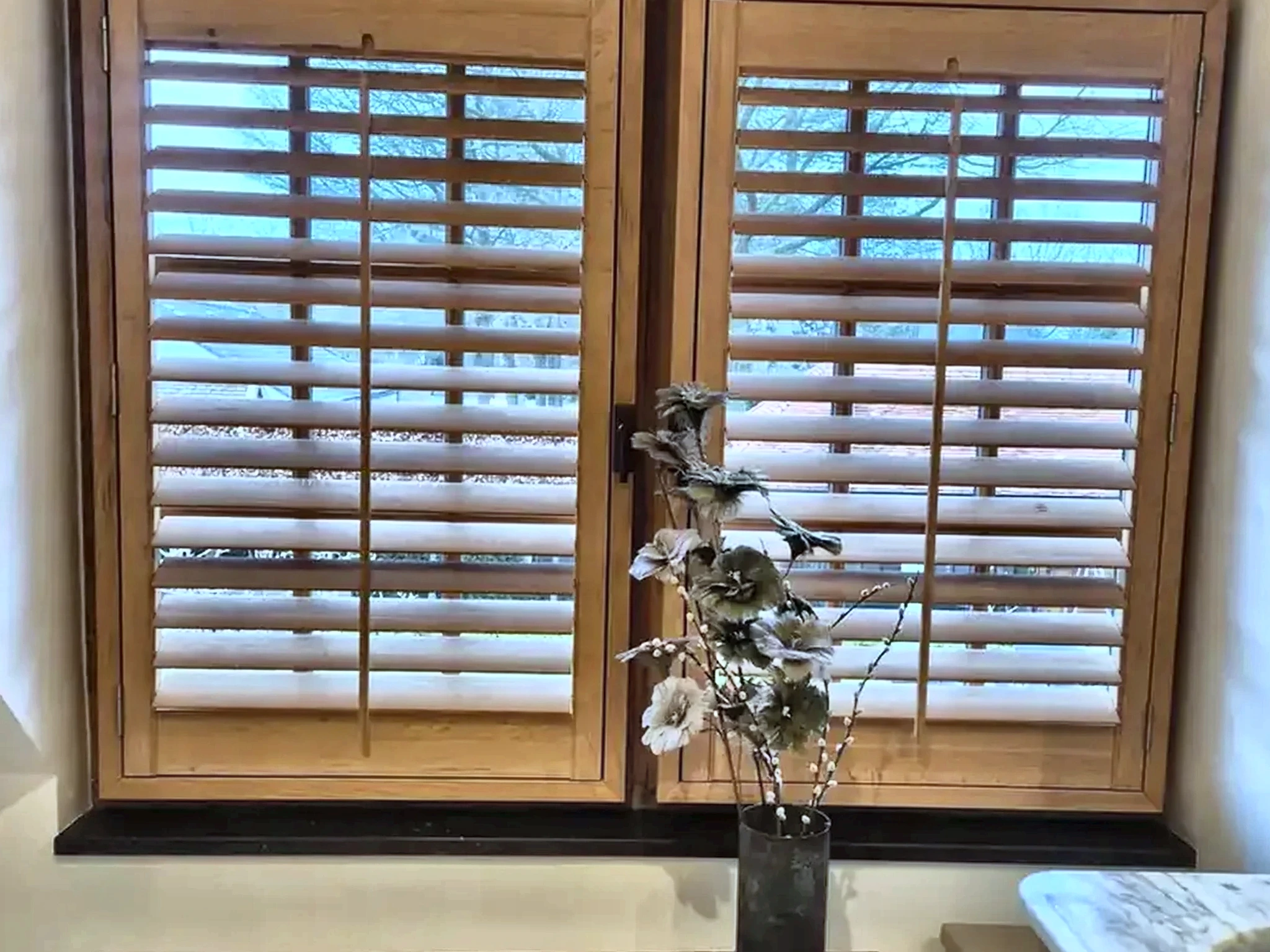 Eiken shutters met zichtbare natuurlijke nerf