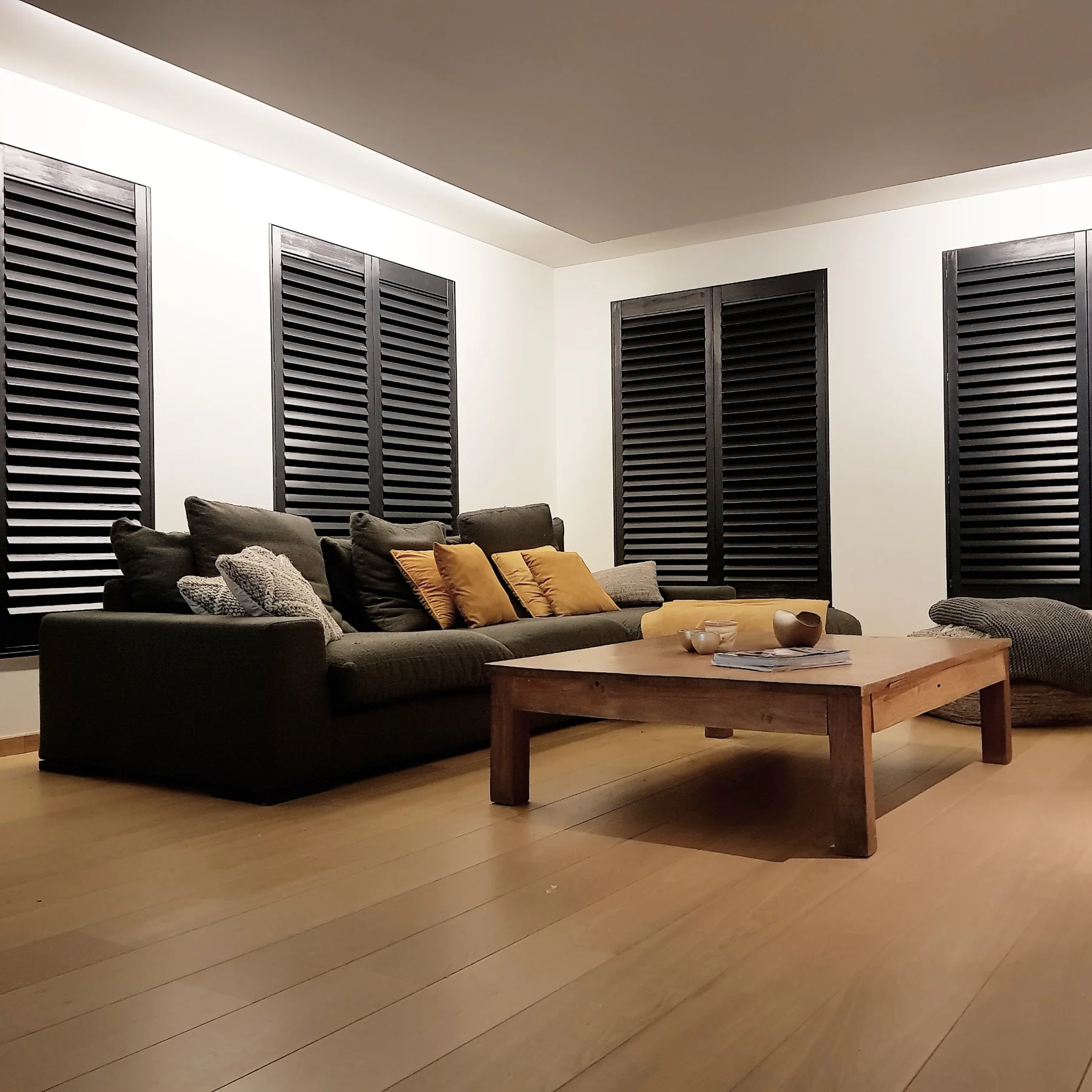 Woonkamer met shutters